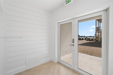 Townhouse in Islamorada, Village of Islands, Florida 3 bedrooms, 156.08 sq.m. № 1714478 - photo 4