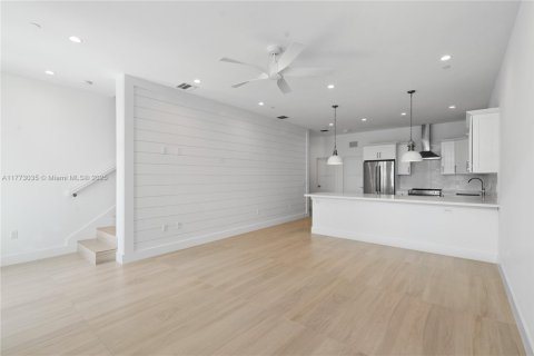Townhouse in Islamorada, Village of Islands, Florida 3 bedrooms, 156.08 sq.m. № 1714478 - photo 14