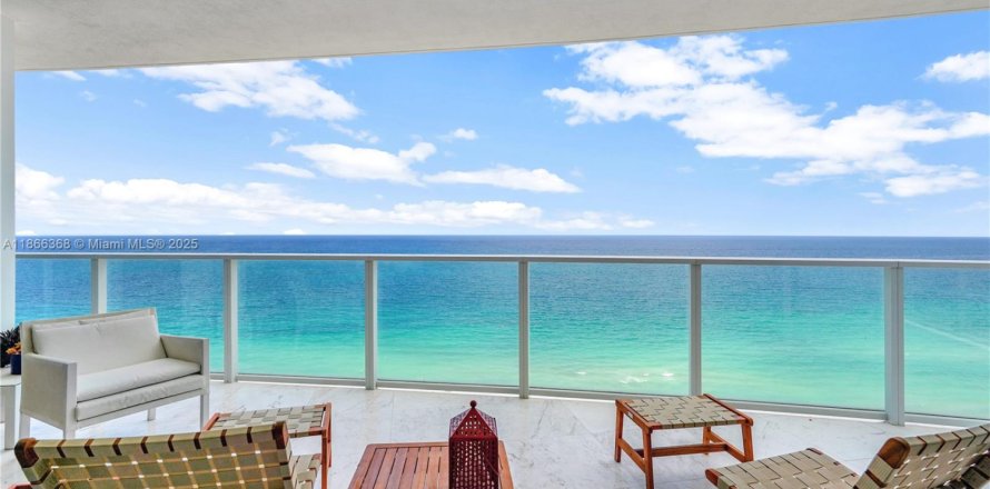 Condo à Hollywood, Floride, 4 chambres № 1927450