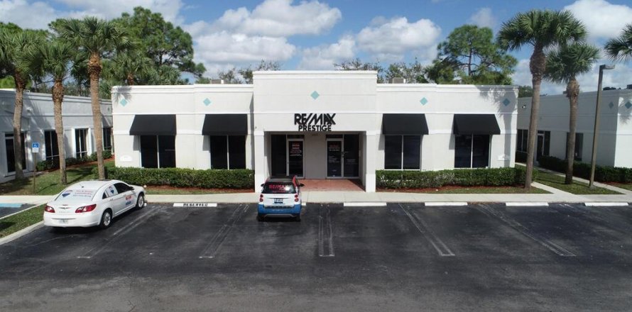 Immobilier commercial à Royal Palm Beach, Floride № 2271565