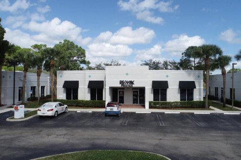 Immobilier commercial à vendre à Royal Palm Beach, Floride № 2271565 - photo 2