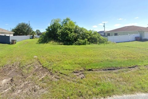 Terrain à Cape Coral, Floride № 2109050