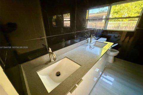 House in Homestead, Florida 3 bedrooms, 74.69 sq.m. № 2001475 - photo 18