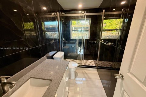 House in Homestead, Florida 3 bedrooms, 74.69 sq.m. № 2001475 - photo 17