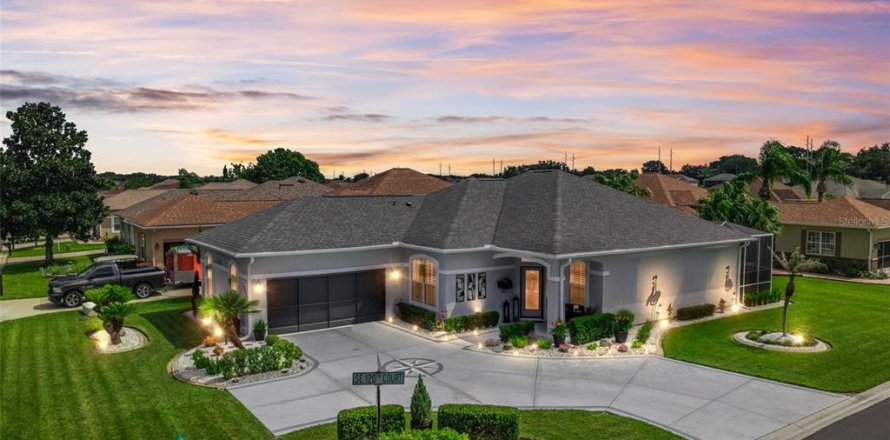 Villa ou maison à Summerfield, Floride 3 chambres, 147.9 m2 № 2389337