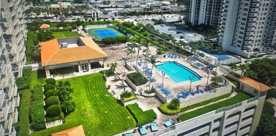 Condo in Fort Lauderdale, Florida, 1 bedroom  № 2062182