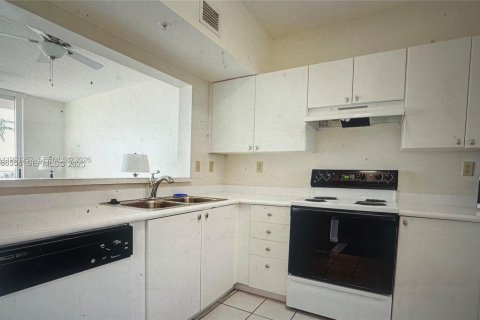 Condo in Fort Lauderdale, Florida, 1 bedroom  № 2062182 - photo 13