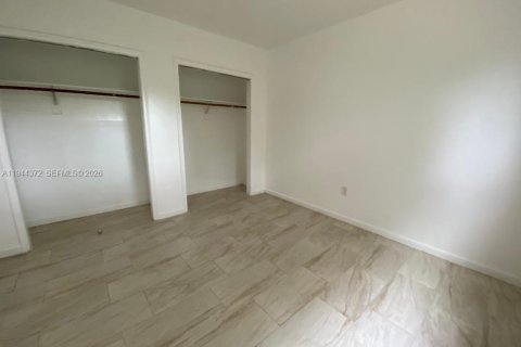 Снять в аренду квартиру в Пемброк-Пайнс, Флорида 1 спальня, 395.48м2, № 2001472 - фото 8