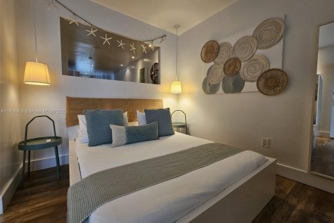 Studio à Condo à Miami Beach, Floride  № 2015929