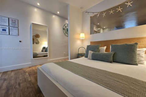 Condo in Miami Beach, Florida  № 2015929 - photo 8