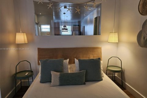 Condo in Miami Beach, Florida  № 2015929 - photo 6