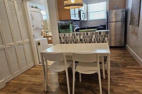 Condo in Miami Beach, Florida  № 2015929 - photo 19