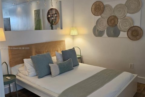 Condo in Miami Beach, Florida  № 2015929 - photo 3