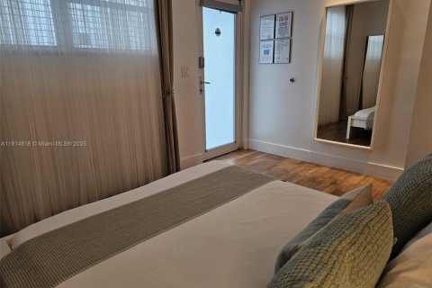 Condo in Miami Beach, Florida  № 2015929 - photo 9