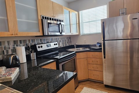 Condo in Miami Beach, Florida  № 2015929 - photo 24