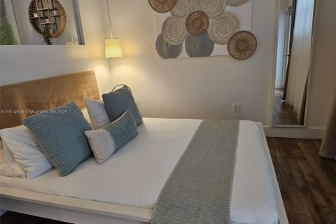 Condo in Miami Beach, Florida  № 2015929 - photo 5