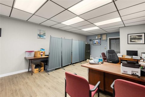 Propiedad comercial en venta en Clearwater, Florida, 214.05 m2 № 2313126 - foto 25
