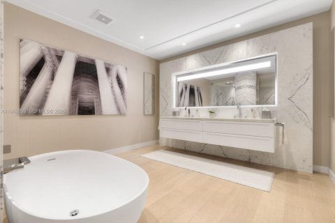 Купить кондоминиум в Майами-Бич, Флорида 3 спальни, 336.31м2, № 2055053 - фото 21