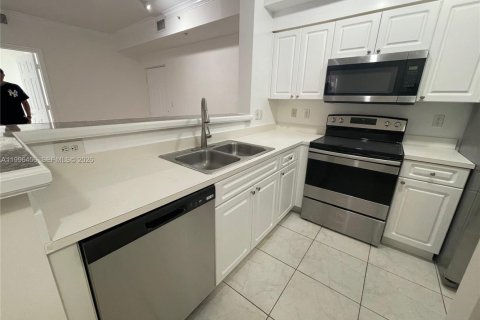 Condo in Miami, Florida, 3 bedrooms  № 2058433 - photo 7