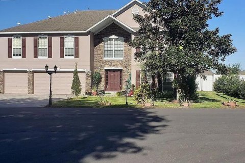 House in Eagle Lake, Florida 6 bedrooms, 364.18 sq.m. № 2123397 - photo 2