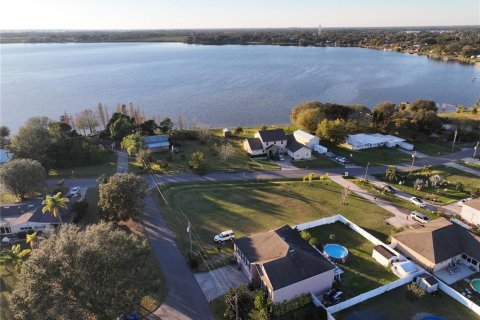 House in Eagle Lake, Florida 6 bedrooms, 364.18 sq.m. № 2123397