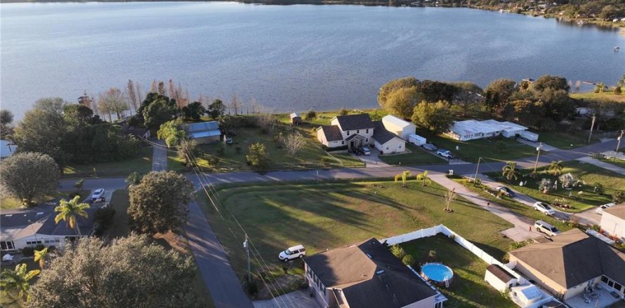 House in Eagle Lake, Florida 6 bedrooms, 364.18 sq.m. № 2123397