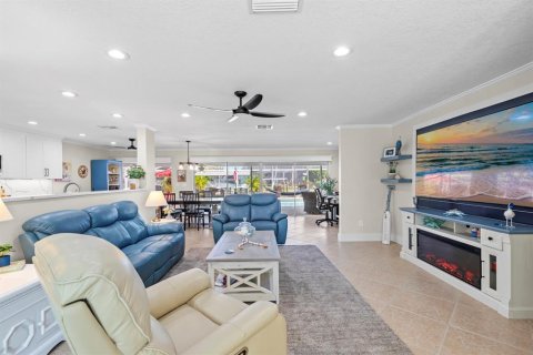 Villa ou maison à vendre à Fort Myers, Floride: 3 chambres, 176.79 m2 № 1880616 - photo 12