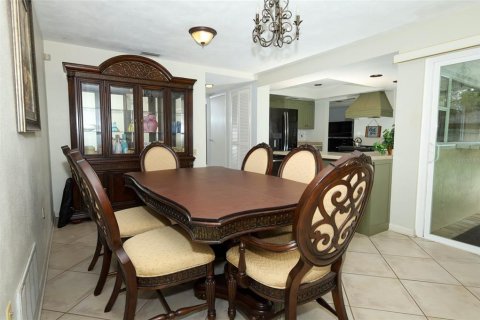 House in Oviedo, Florida 3 bedrooms, 160.72 sq.m. № 1822508 - photo 12