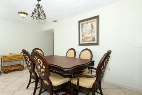 House in Oviedo, Florida 3 bedrooms, 160.72 sq.m. № 1822508 - photo 11