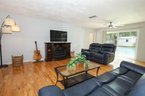 House in Oviedo, Florida 3 bedrooms, 160.72 sq.m. № 1822508 - photo 6