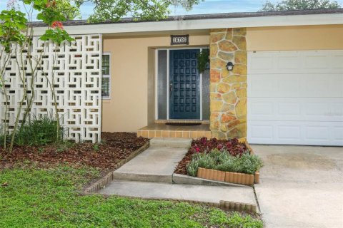 House in Oviedo, Florida 3 bedrooms, 160.72 sq.m. № 1822508 - photo 2