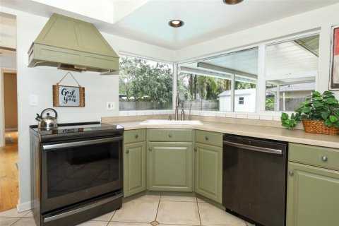 House in Oviedo, Florida 3 bedrooms, 160.72 sq.m. № 1822508 - photo 8