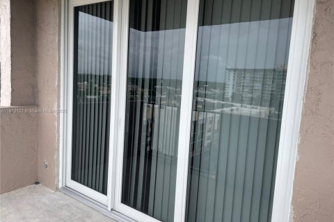 Снять в аренду кондоминиум в Помпано-Бич, Флорида 2 спальни, 84.63м2, № 1937043 - фото 13