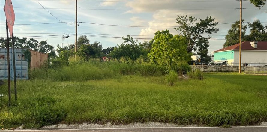 Land in Saint Petersburg, Florida № 1870485