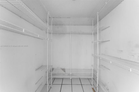 Купить таунхаус в Майами, Флорида 3 спальни, 178.37м2, № 1970274 - фото 20