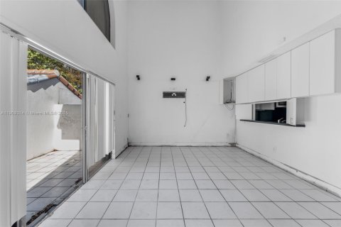 Купить таунхаус в Майами, Флорида 3 спальни, 178.37м2, № 1970274 - фото 7