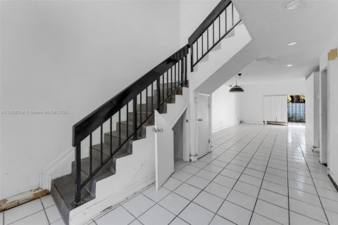 Купить таунхаус в Майами, Флорида 3 спальни, 178.37м2, № 1970274 - фото 12