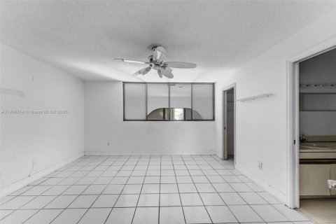 Купить таунхаус в Майами, Флорида 3 спальни, 178.37м2, № 1970274 - фото 18
