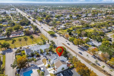 Купить таунхаус в Майами, Флорида 3 спальни, 178.37м2, № 1970274 - фото 1