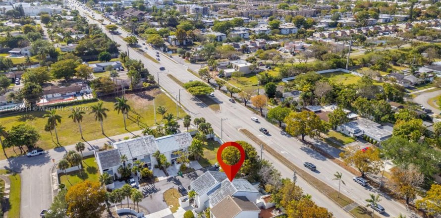 Таунхаус в Майами, Флорида 3 спальни, 178.37м2 № 1970274