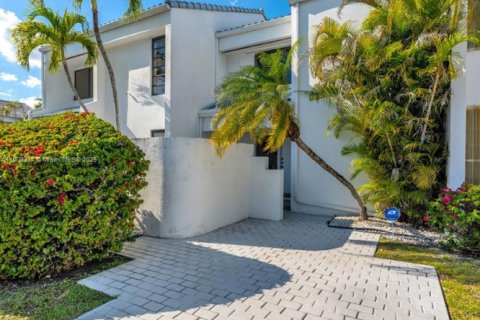 Купить таунхаус в Майами, Флорида 3 спальни, 178.37м2, № 1970274 - фото 4