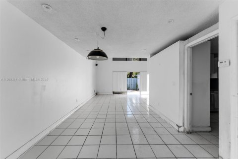 Купить таунхаус в Майами, Флорида 3 спальни, 178.37м2, № 1970274 - фото 5