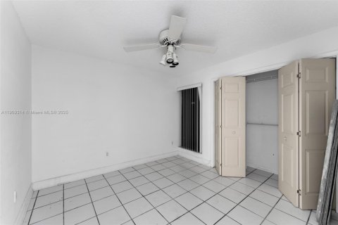 Купить таунхаус в Майами, Флорида 3 спальни, 178.37м2, № 1970274 - фото 13