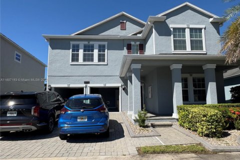 Casa en venta en Kissimmee, Florida, 5 dormitorios № 1952581 - foto 2