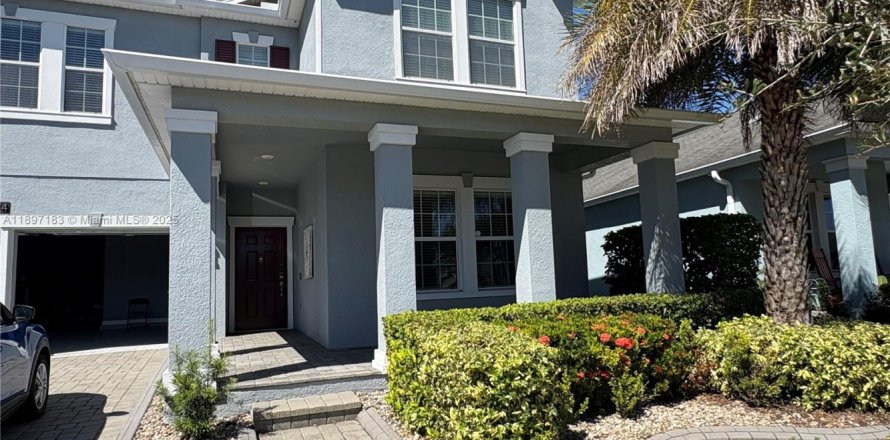 Casa en Kissimmee, Florida 5 dormitorios № 1952581