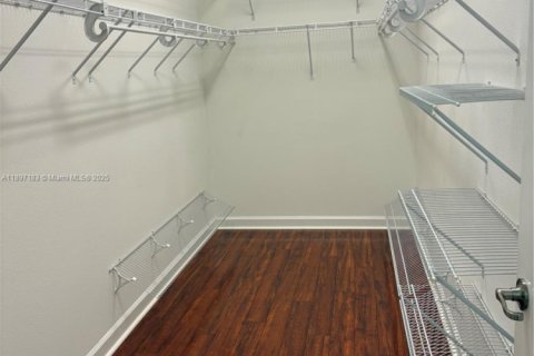 Casa en venta en Kissimmee, Florida, 5 dormitorios № 1952581 - foto 26