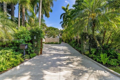 Villa ou maison à vendre à Miami, Floride: 5 chambres, 387.68 m2 № 2076073 - photo 10