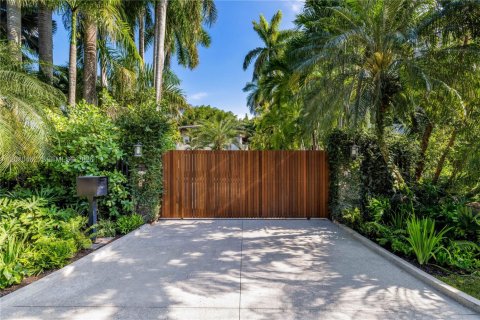 Villa ou maison à vendre à Miami, Floride: 5 chambres, 387.68 m2 № 2076073 - photo 9