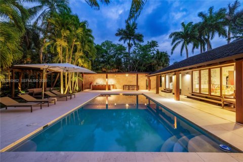 Villa ou maison à Miami, Floride 5 chambres, 387.68 m2 № 2076073