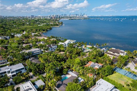 Villa ou maison à vendre à Miami, Floride: 5 chambres, 387.68 m2 № 2076073 - photo 2